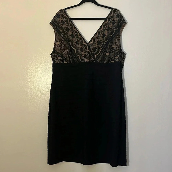 Adrianna Papell | Black floral lace dress Shutter Pleats women’s size 22W Plus - Picture 1 of 7